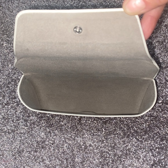 Micheal Kors Sunglass Case - Picture 2 of 7